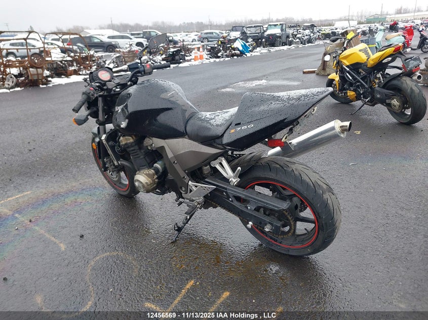 JKAZRDJ124A013127 2004 KAWASAKI ZR photo no. 3