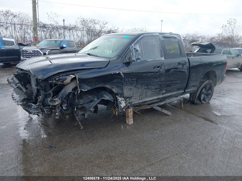 1C6RR7FG9KS624453 2019 RAM 1500 photo no. 2