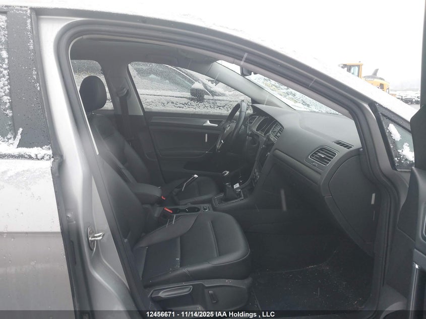 3VWB17AU6JM296220 2018 VOLKSWAGEN GOLF photo no. 5