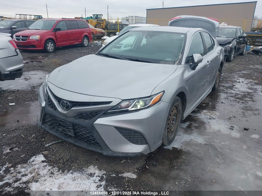 4T1G11AK1LU978453 2020 TOYOTA CAMRY photo no. 2