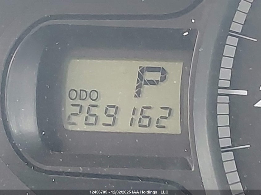 5TDZK3DC3BS042766 2011 TOYOTA SIENNA photo no. 15