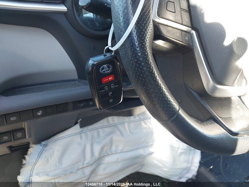 5TDGRKEC5MS073791 2021 TOYOTA SIENNA photo no. 11