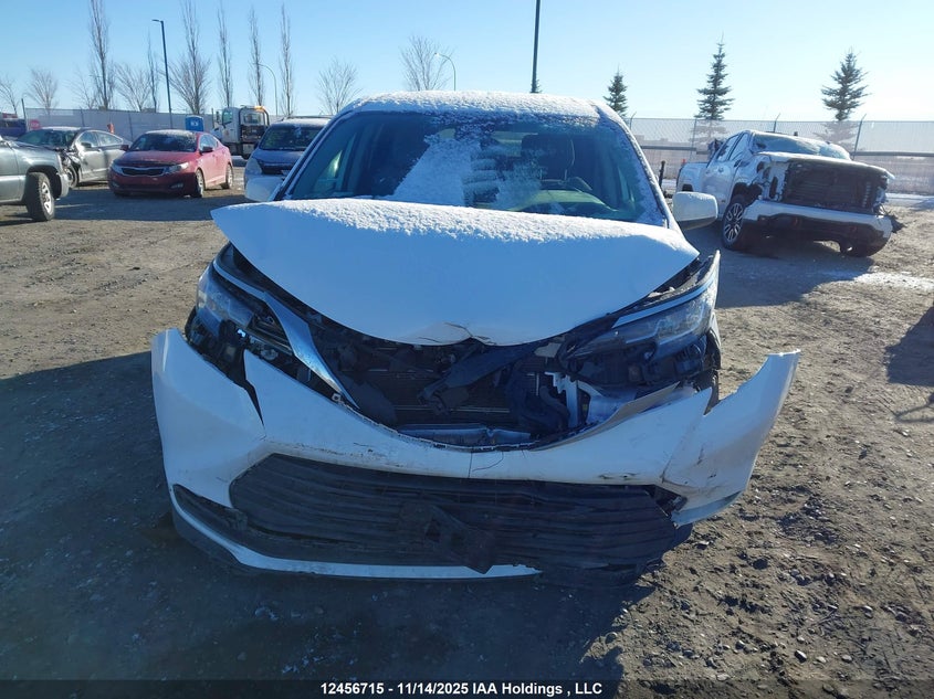 5TDGRKEC5MS073791 2021 TOYOTA SIENNA photo no. 12