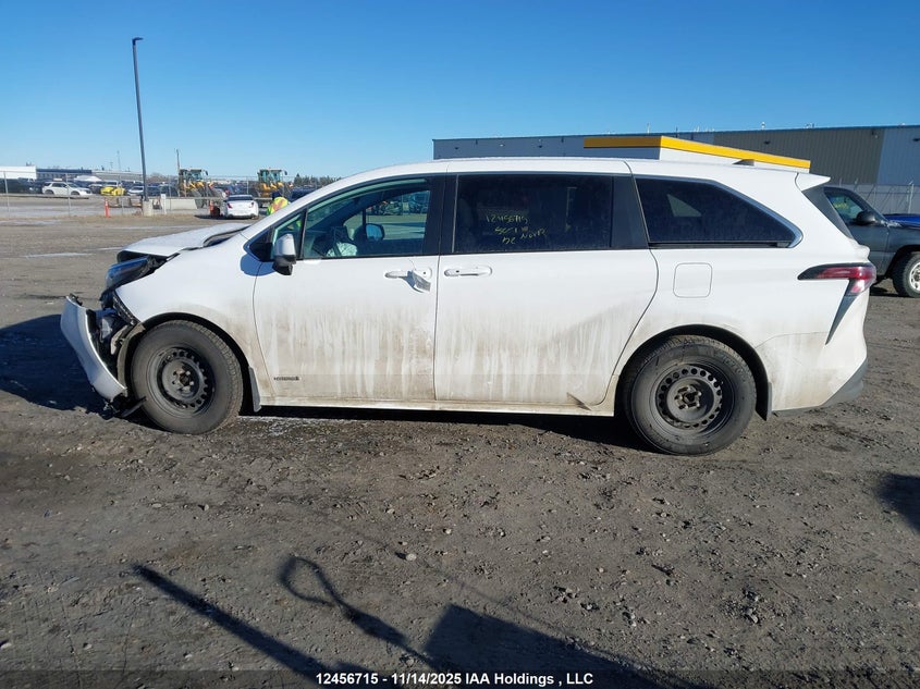 5TDGRKEC5MS073791 2021 TOYOTA SIENNA photo no. 14