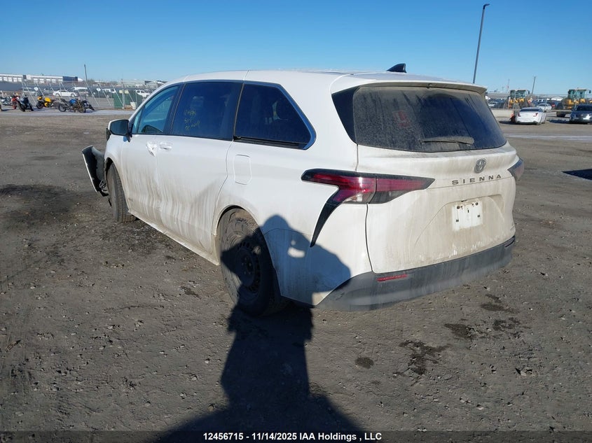 5TDGRKEC5MS073791 2021 TOYOTA SIENNA photo no. 3