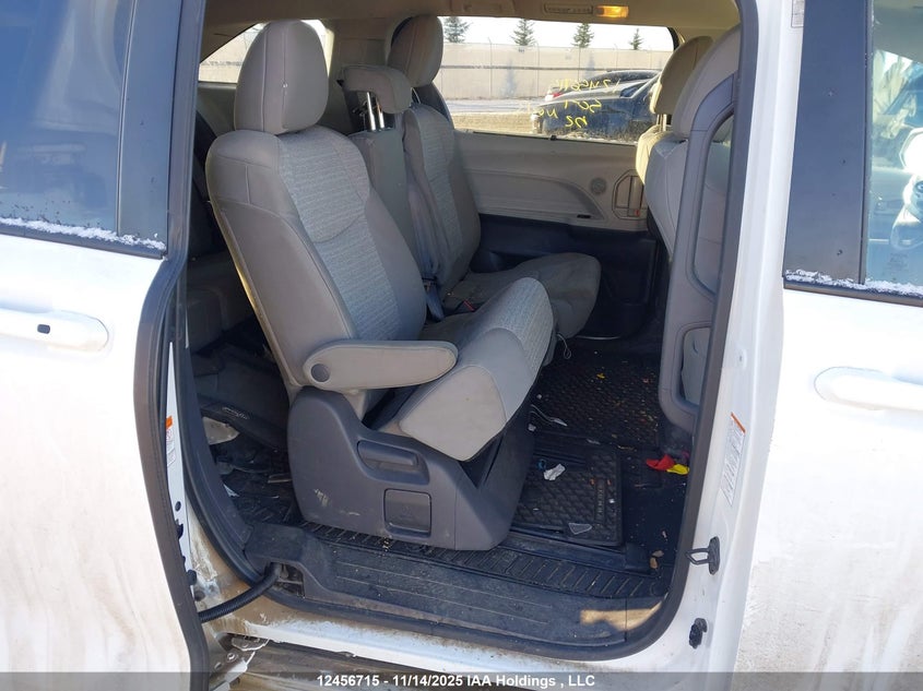 5TDGRKEC5MS073791 2021 TOYOTA SIENNA photo no. 8