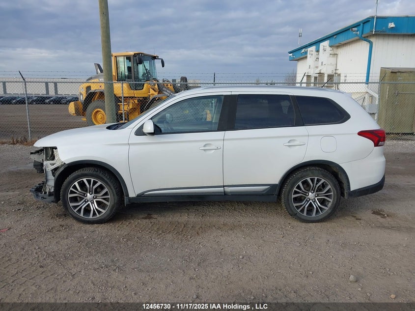 2016 Mitsubishi Outlander Es VIN: JA4AZ2A38GZ608170 Lot: 12456730