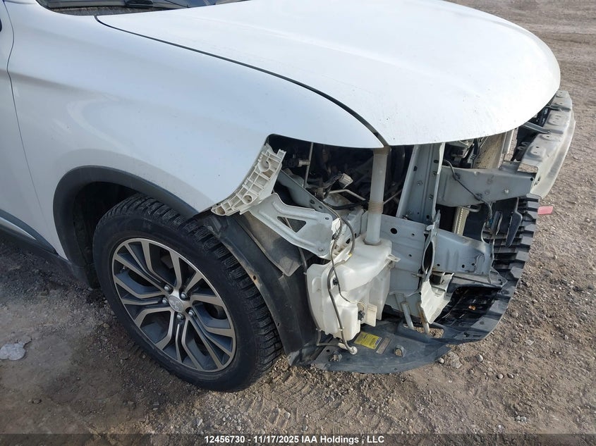 2016 Mitsubishi Outlander Es VIN: JA4AZ2A38GZ608170 Lot: 12456730