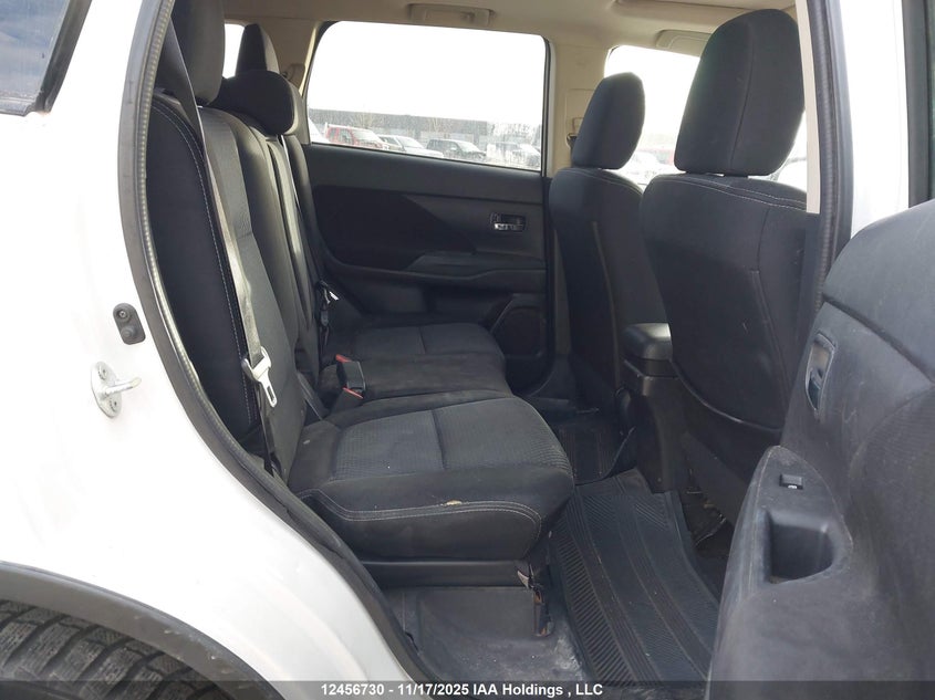 2016 Mitsubishi Outlander Es VIN: JA4AZ2A38GZ608170 Lot: 12456730