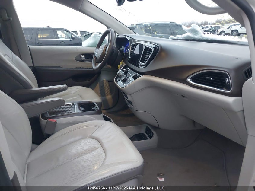 2C4RC1EGXHR591739 2017 CHRYSLER PACIFICA photo no. 5