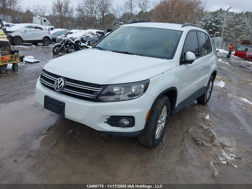 WVGKV7AX6FW520204 2015 VOLKSWAGEN TIGUAN photo no. 2
