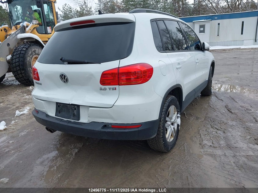 WVGKV7AX6FW520204 2015 VOLKSWAGEN TIGUAN photo no. 4