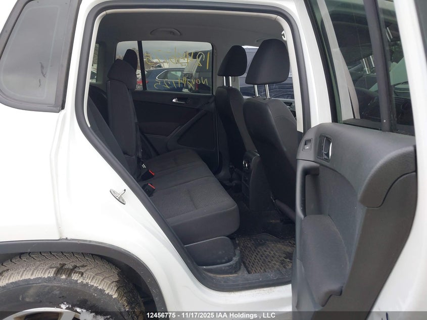 WVGKV7AX6FW520204 2015 VOLKSWAGEN TIGUAN photo no. 8