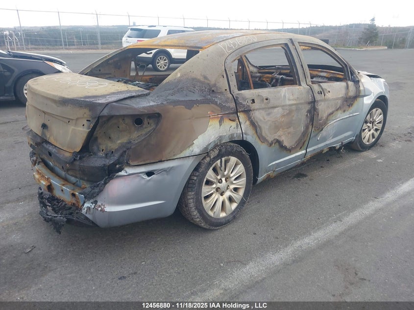 1C3CCBAB1DN524027 2013 CHRYSLER 200 photo no. 4