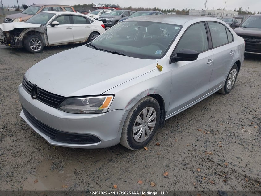 3VW2K7AJXDM298687 2013 VOLKSWAGEN JETTA photo no. 2