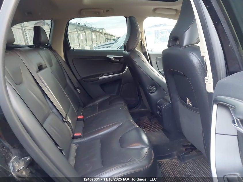 YV4902DZ2B2156170 2011 VOLVO  photo no. 8
