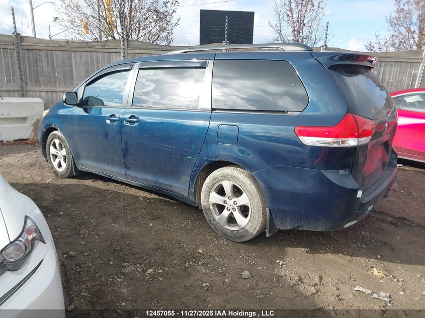 5TDKK3DC0BS006955 2011 TOYOTA SIENNA photo no. 3