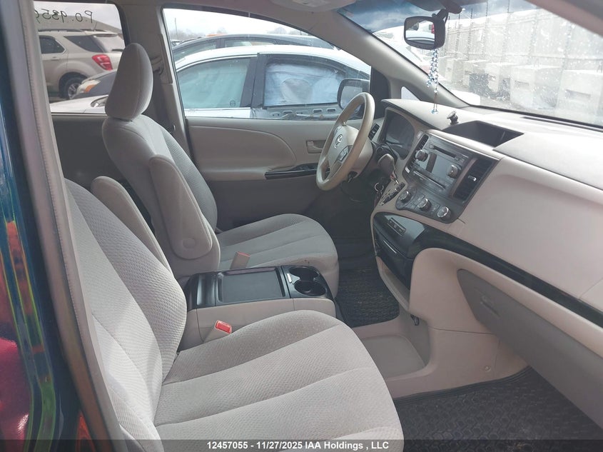 5TDKK3DC0BS006955 2011 TOYOTA SIENNA photo no. 5