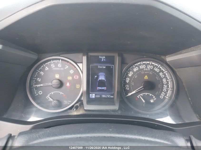 2019 Toyota Tacoma Double Cab/Sr5/Trd Sport/Trd Off Road VIN: 5TFDZ5BN2KX038949 Lot: 12457089