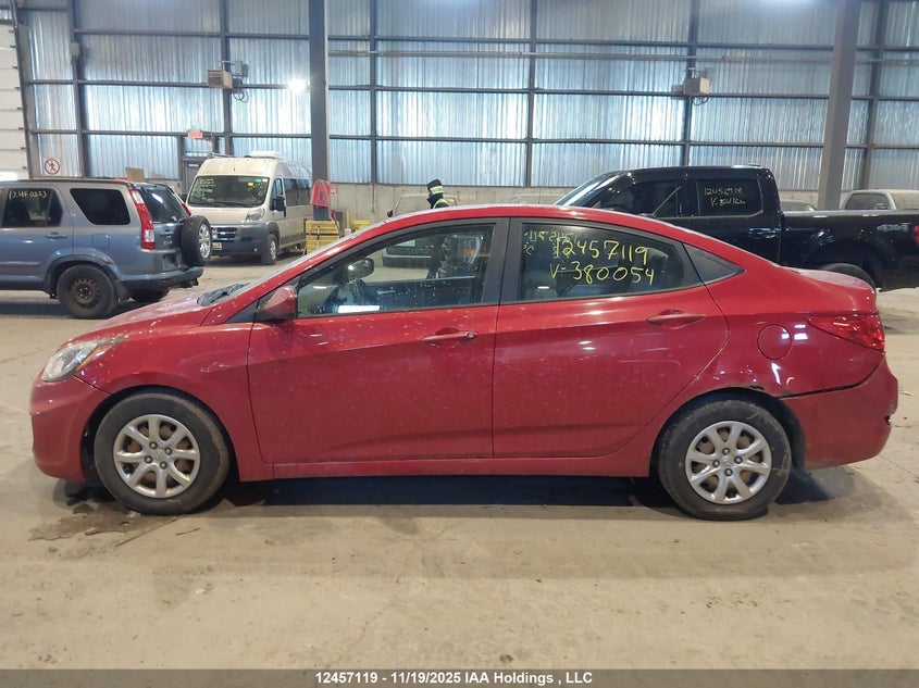 2013 Hyundai Accent VIN: KMHCT4AE2DU380054 Lot: 12457119