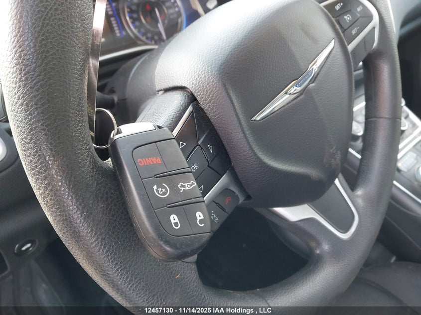 1C3CCCFB7FN609309 2015 CHRYSLER 200 photo no. 11