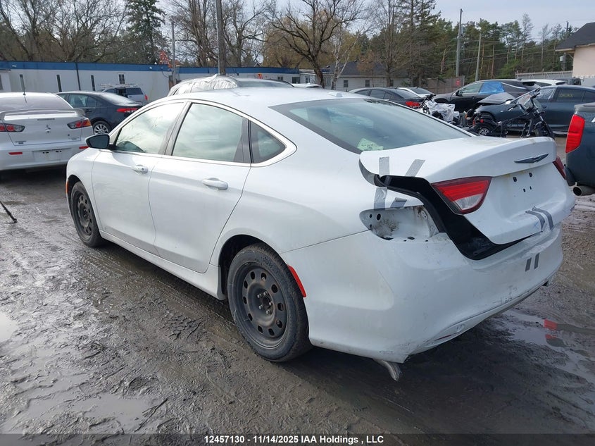 1C3CCCFB7FN609309 2015 CHRYSLER 200 photo no. 3