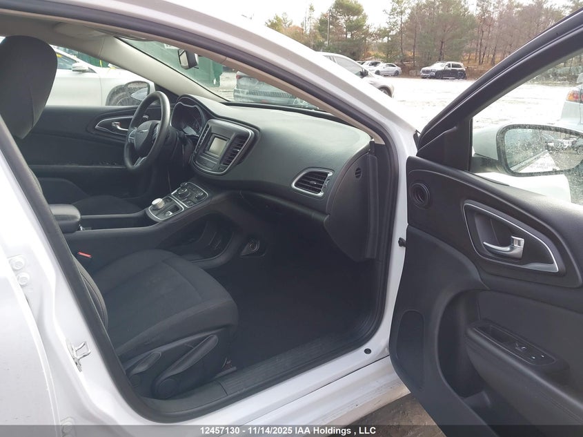 1C3CCCFB7FN609309 2015 CHRYSLER 200 photo no. 5