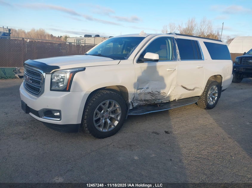 1GKS2GKC1HR223288 2017 GMC YUKON photo no. 2