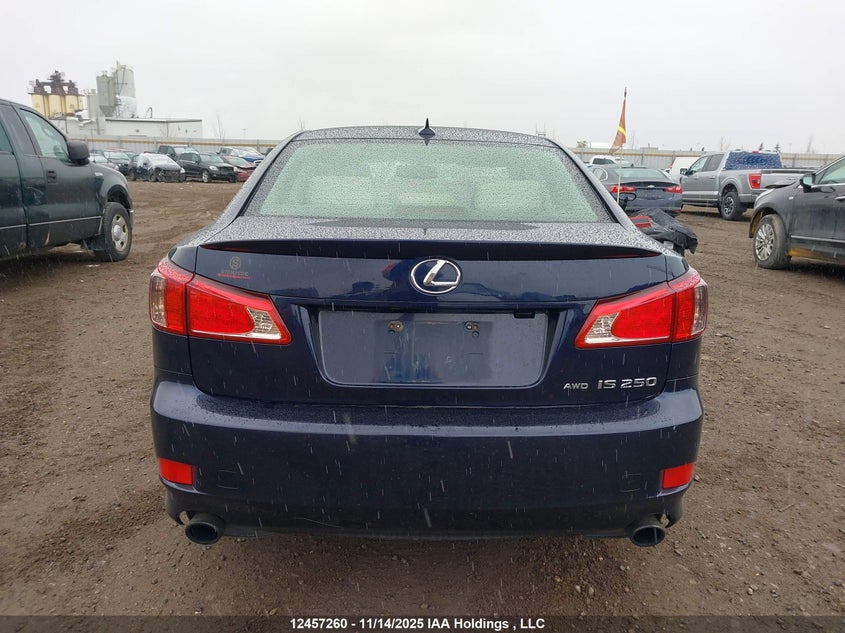 JTHCF5C26B5047494 2011 LEXUS IS photo no. 17