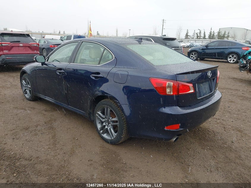 JTHCF5C26B5047494 2011 LEXUS IS photo no. 3