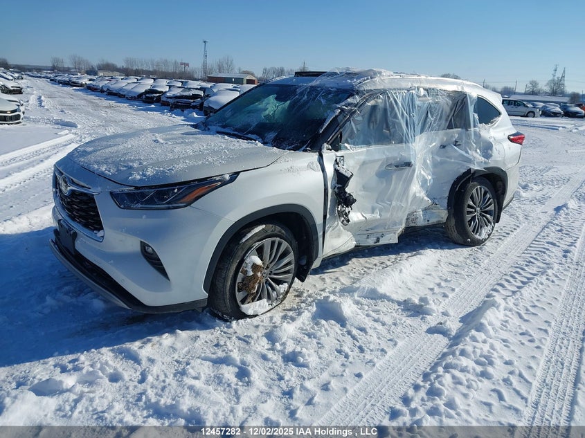 5TDFZRBH9MS122382 2021 TOYOTA HIGHLANDER photo no. 2