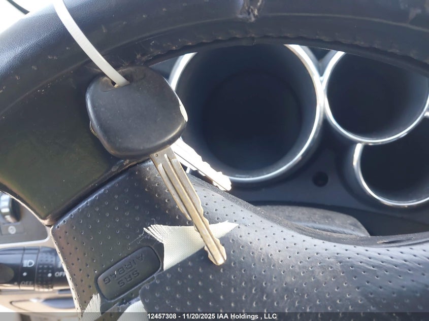 2005 Toyota Matrix Wagon VIN: 2T1KR32E85C915281 Lot: 12457308