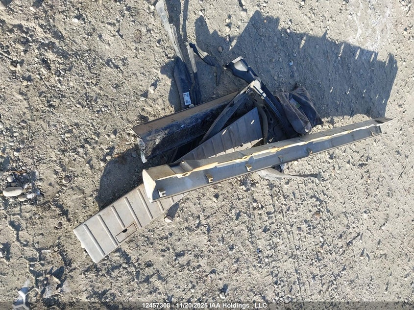 2005 Toyota Matrix Wagon VIN: 2T1KR32E85C915281 Lot: 12457308