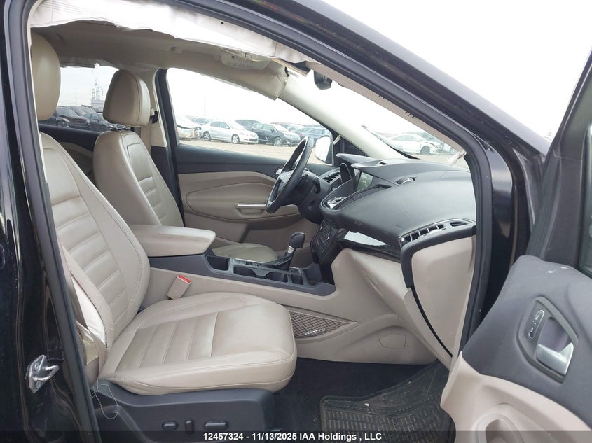 1FMCU9J99HUD46003 2017 FORD ESCAPE photo no. 5