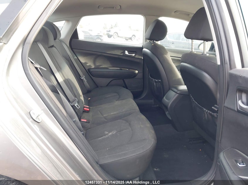 5XXGT4L34JG180361 2018 KIA OPTIMA photo no. 8