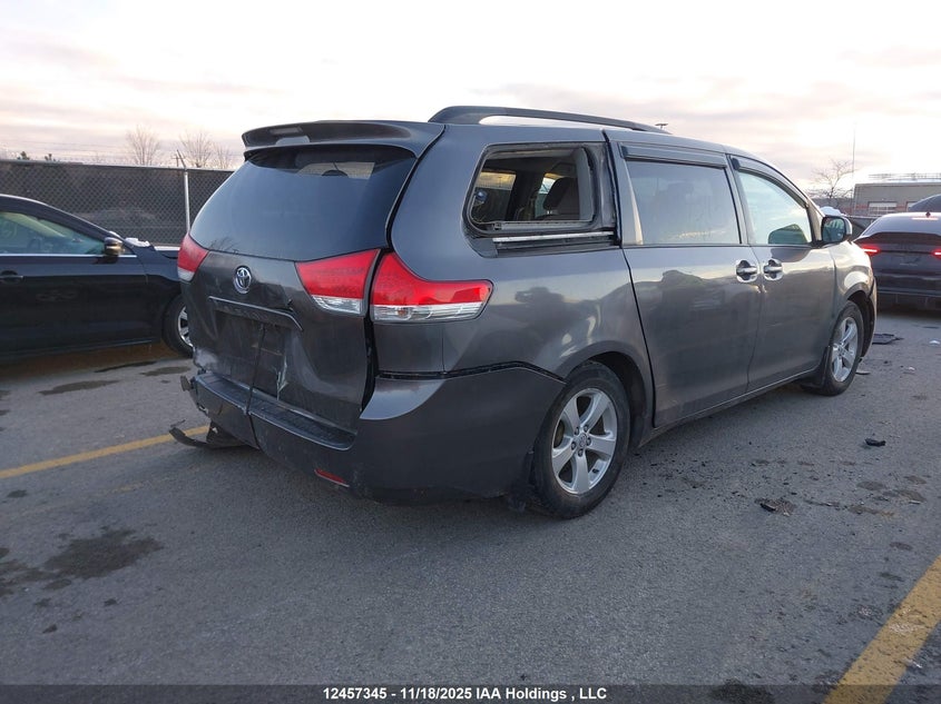 5TDKK3DC5DS368847 2013 TOYOTA SIENNA photo no. 4