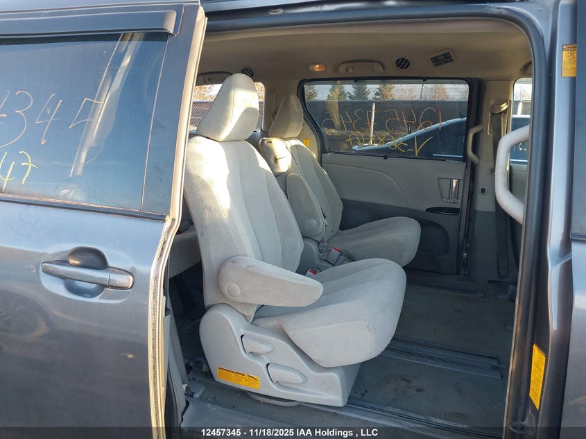 5TDKK3DC5DS368847 2013 TOYOTA SIENNA photo no. 8