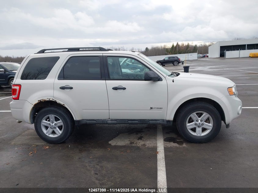 1FMCU4K35AKA39717 2010 FORD ESCAPE photo no. 13