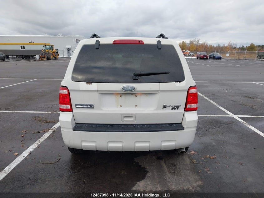 1FMCU4K35AKA39717 2010 FORD ESCAPE photo no. 16