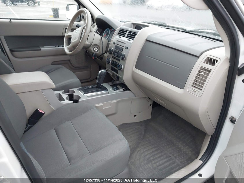 1FMCU4K35AKA39717 2010 FORD ESCAPE photo no. 5