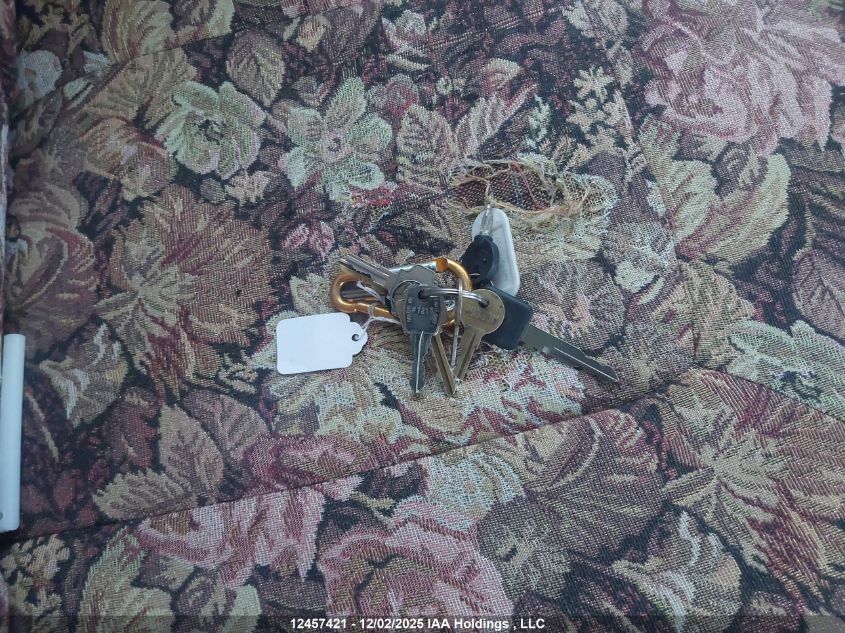 2000 Ford F550 Super Duty Stripped Chass VIN: 1FCMF53S2Y0A11524 Lot: 12457421