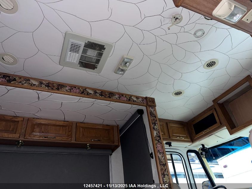 2000 Ford F550 Super Duty Stripped Chass VIN: 1FCMF53S2Y0A11524 Lot: 12457421