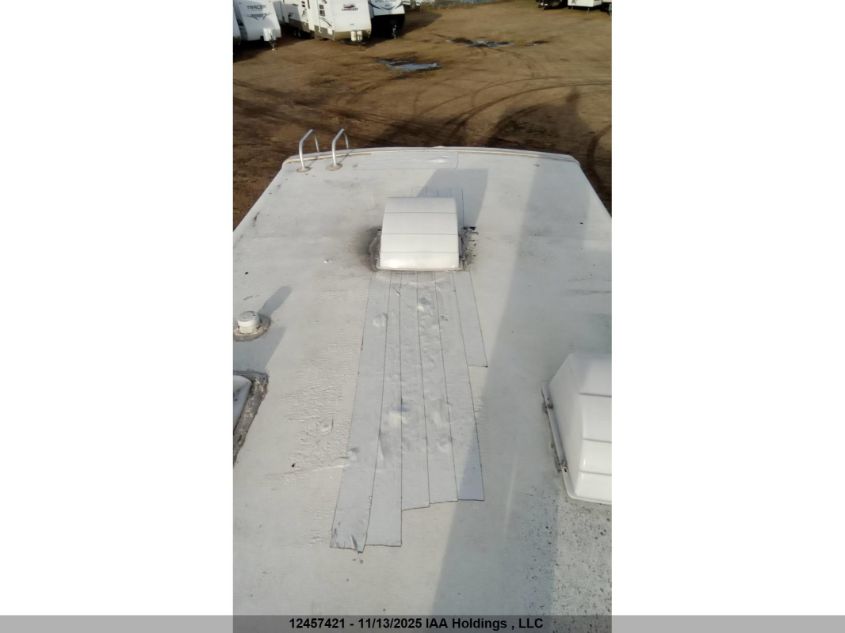 2000 Ford F550 Super Duty Stripped Chass VIN: 1FCMF53S2Y0A11524 Lot: 12457421