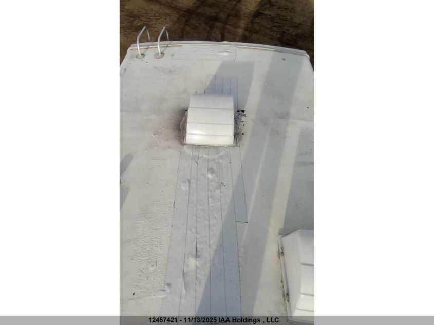 2000 Ford F550 Super Duty Stripped Chass VIN: 1FCMF53S2Y0A11524 Lot: 12457421