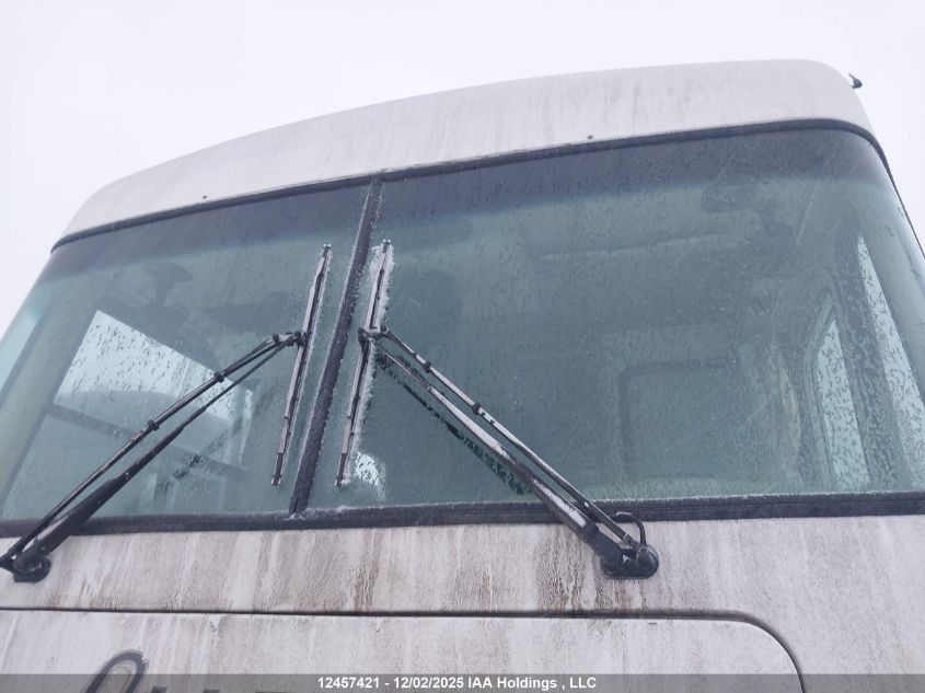 2000 Ford F550 Super Duty Stripped Chass VIN: 1FCMF53S2Y0A11524 Lot: 12457421