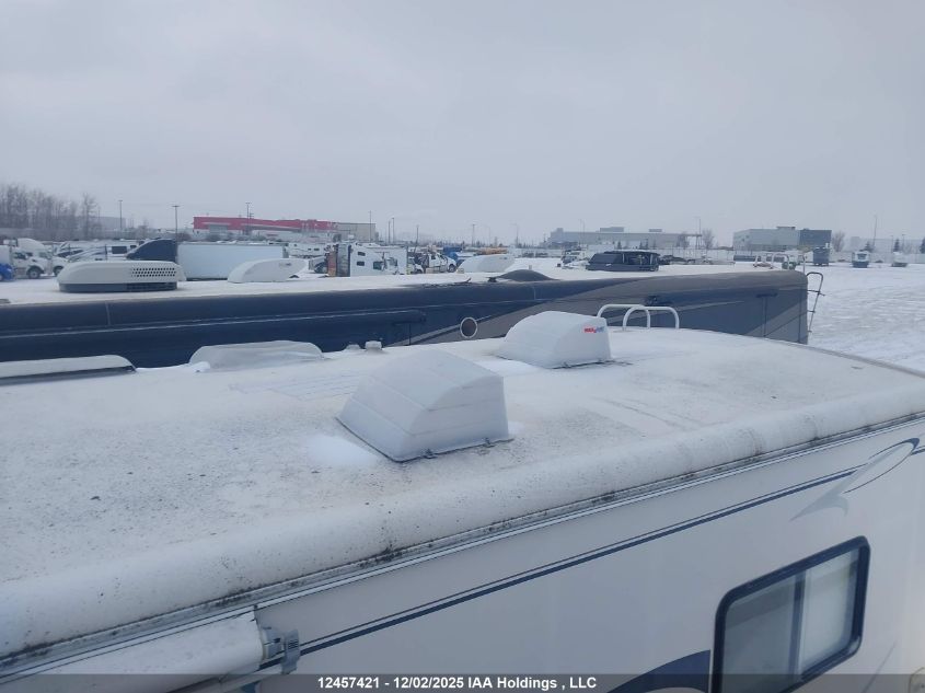 2000 Ford F550 Super Duty Stripped Chass VIN: 1FCMF53S2Y0A11524 Lot: 12457421