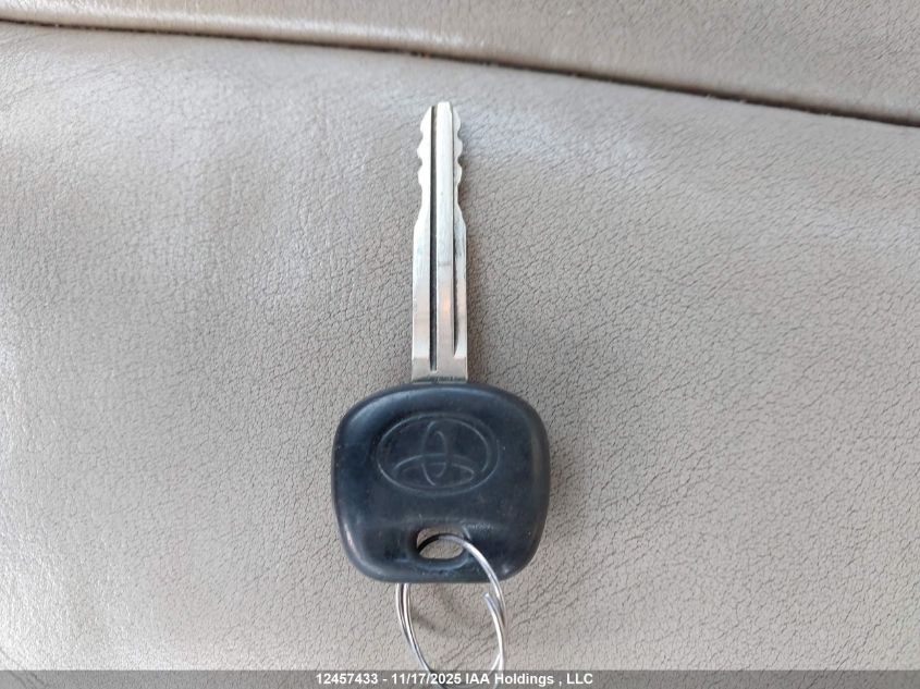 2000 Toyota Avalon Xl/Xls VIN: 4T1BF28B3YU096053 Lot: 12457433