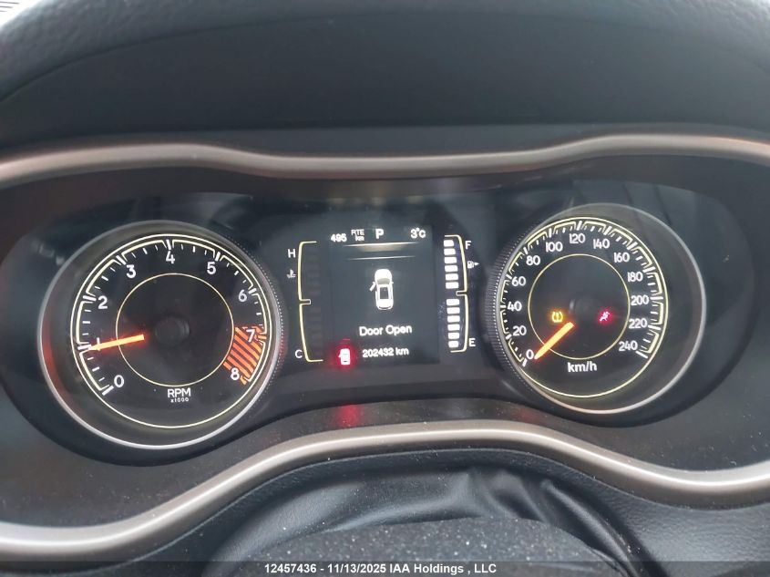 2015 Jeep Cherokee Sport VIN: 1C4PJMAS5FW696721 Lot: 12457436