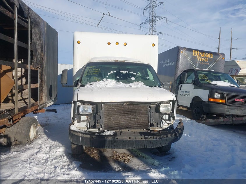2007 Chevrolet Express G3500 VIN: 1GBJG31U271217447 Lot: 12457445