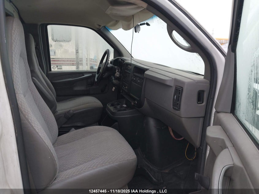 2007 Chevrolet Express G3500 VIN: 1GBJG31U271217447 Lot: 12457445